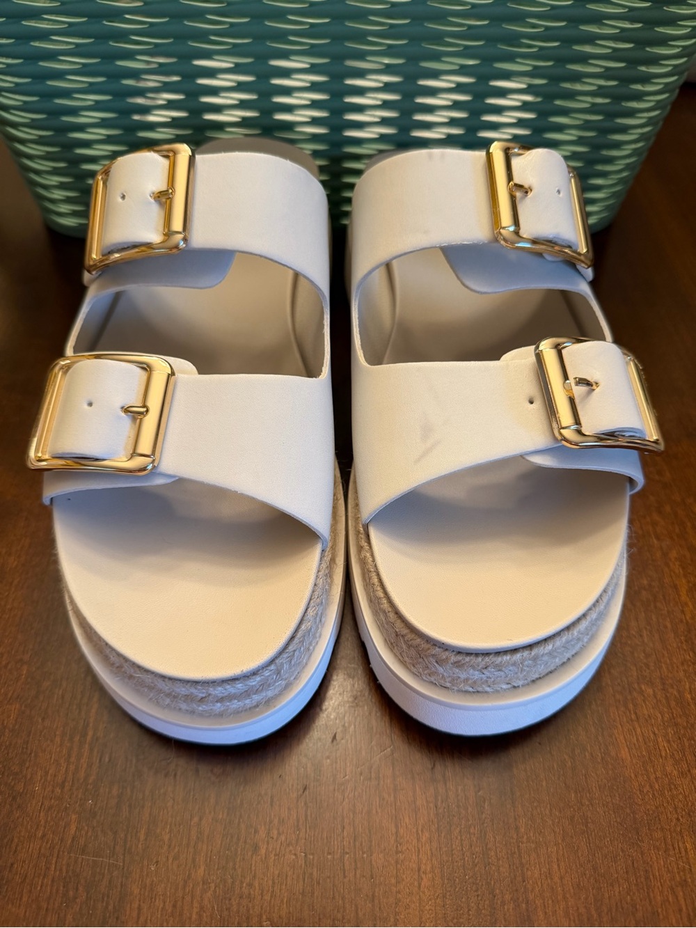 Madden Girl's Mythicall flatform sandal SZ 10 Cream with Gold